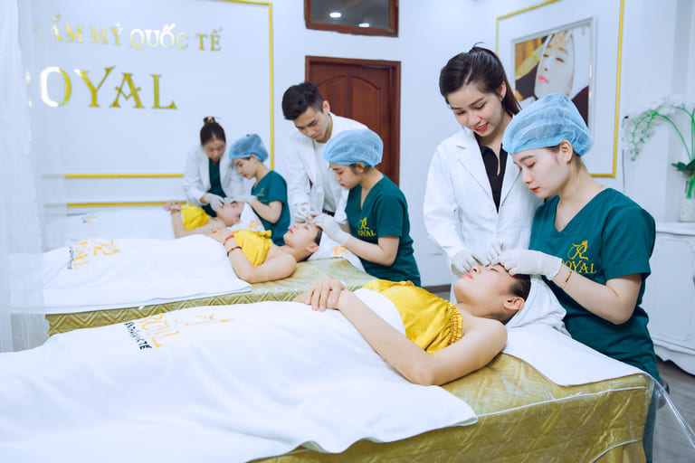 spa trị mụn gò vấp