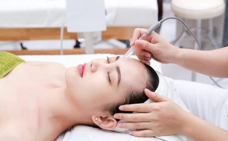 spa trị mụn an toàn hiệu quả