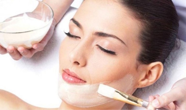 Sự giàu chất dưỡng và axit lactic giúp tái tạo da