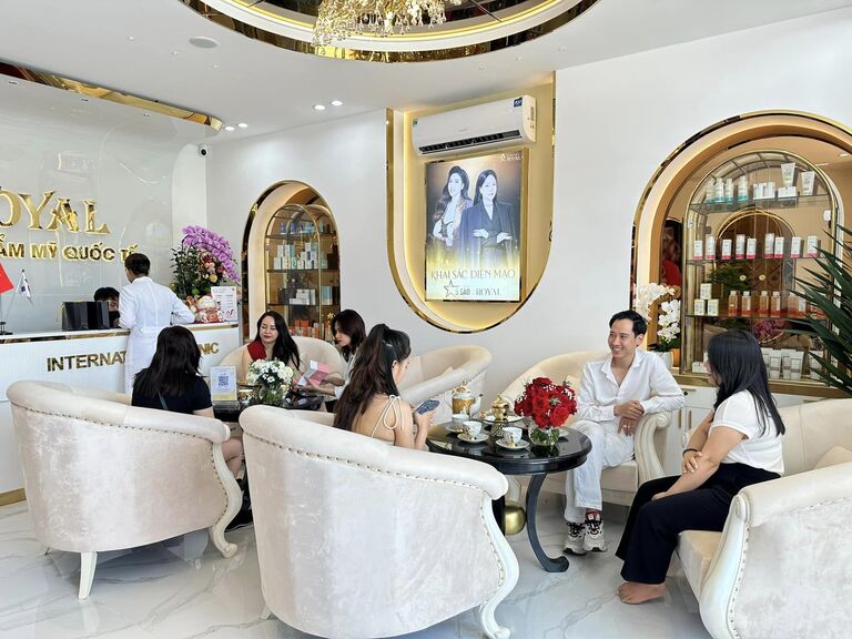 nặn mụn quận 10