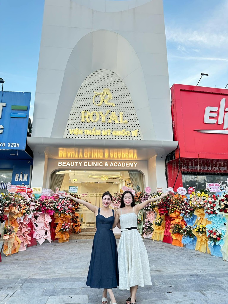 Viện thẩm mỹ Royal là spa nặn mụn chất lượng với hơn 10 năm hoạt động