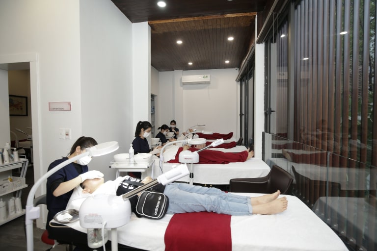 Spa trị mụn ẩn chất lượng